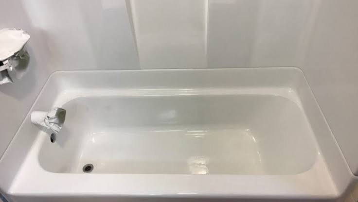Bathtub reglazing in Cincinnati